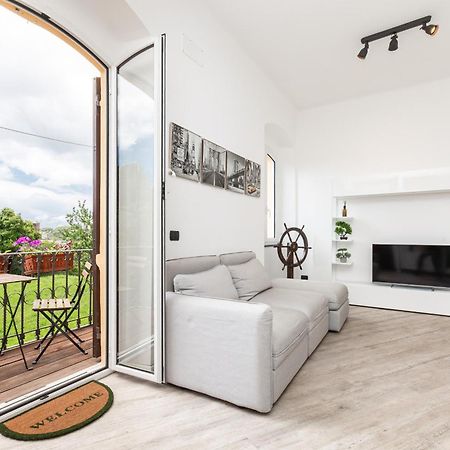 Spacious 3-Bedroom Apartment - 10 Min To City Center & 5 Min To Gaslini Hospital Génova Exterior foto
