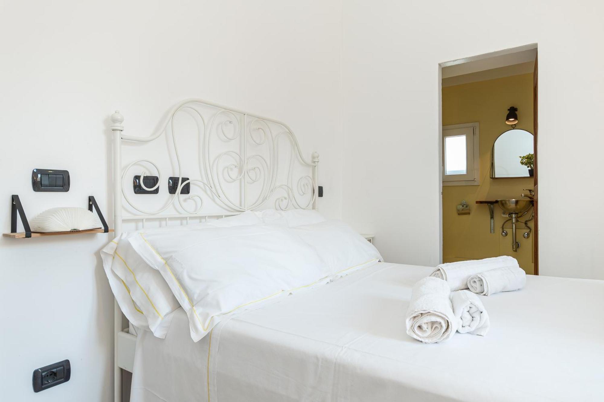 Spacious 3-Bedroom Apartment - 10 Min To City Center & 5 Min To Gaslini Hospital Génova Exterior foto