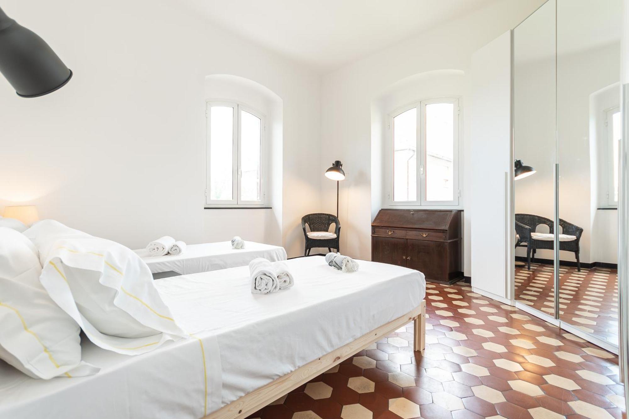 Spacious 3-Bedroom Apartment - 10 Min To City Center & 5 Min To Gaslini Hospital Génova Exterior foto