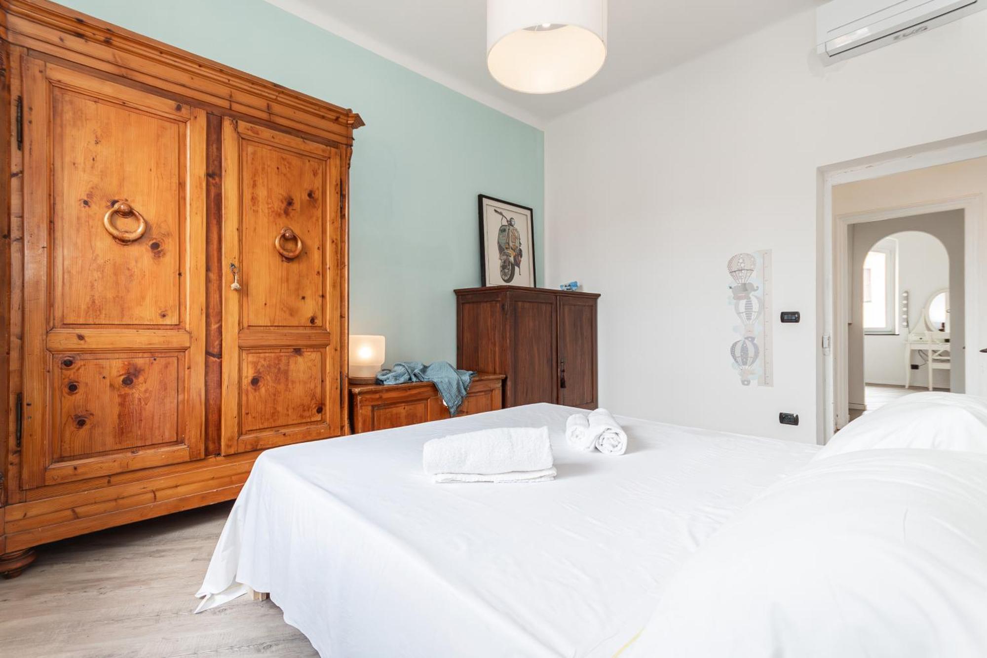Spacious 3-Bedroom Apartment - 10 Min To City Center & 5 Min To Gaslini Hospital Génova Exterior foto